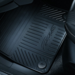 Tepih, spredaj gumiran, črn